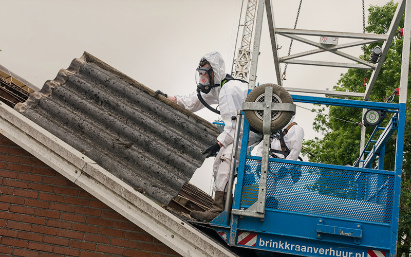 Hoe verwijder je je oude asbestdak?